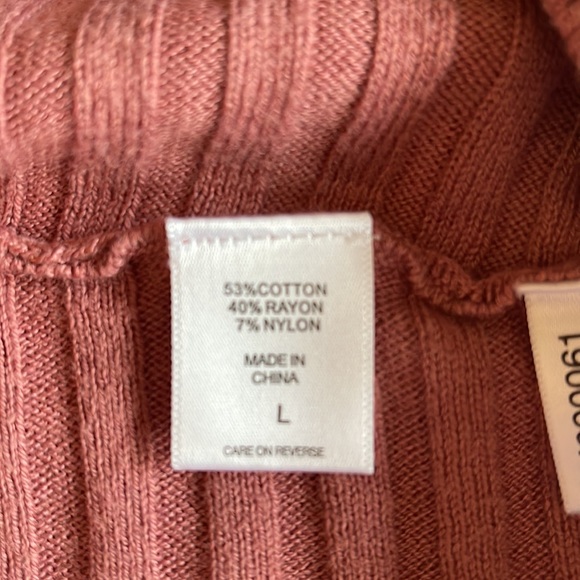 NWOT New York & Company Soho Jeans Sweater - Picture 15 of 16